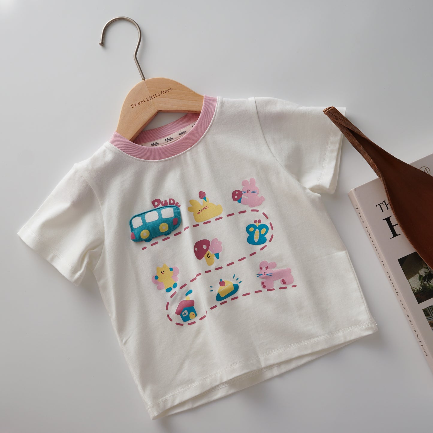 3D Bus Unisex T-Shirt