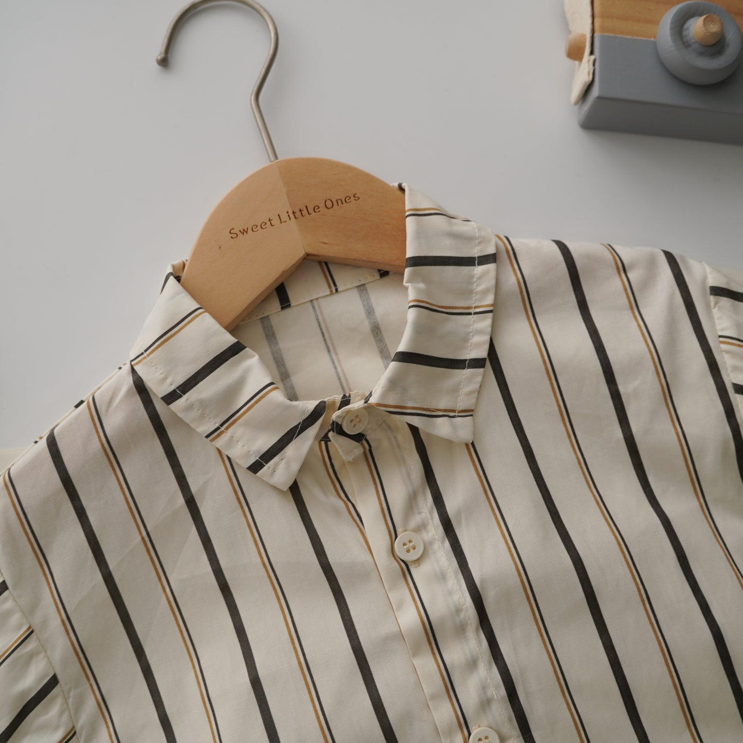 Modern Line Shirt & Vest & Casual Pants Set