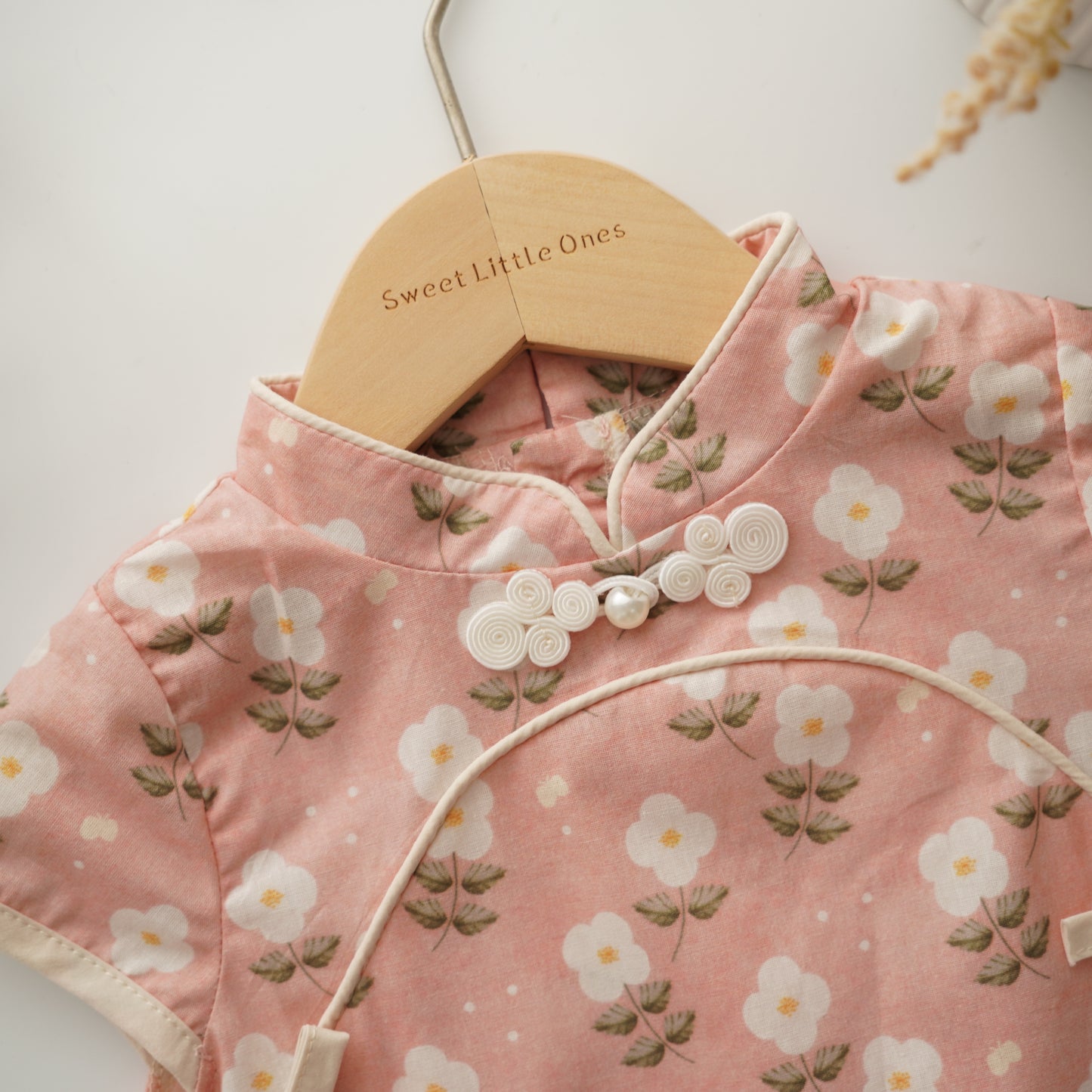 Modern Flower Sister Matching Cheongsam
