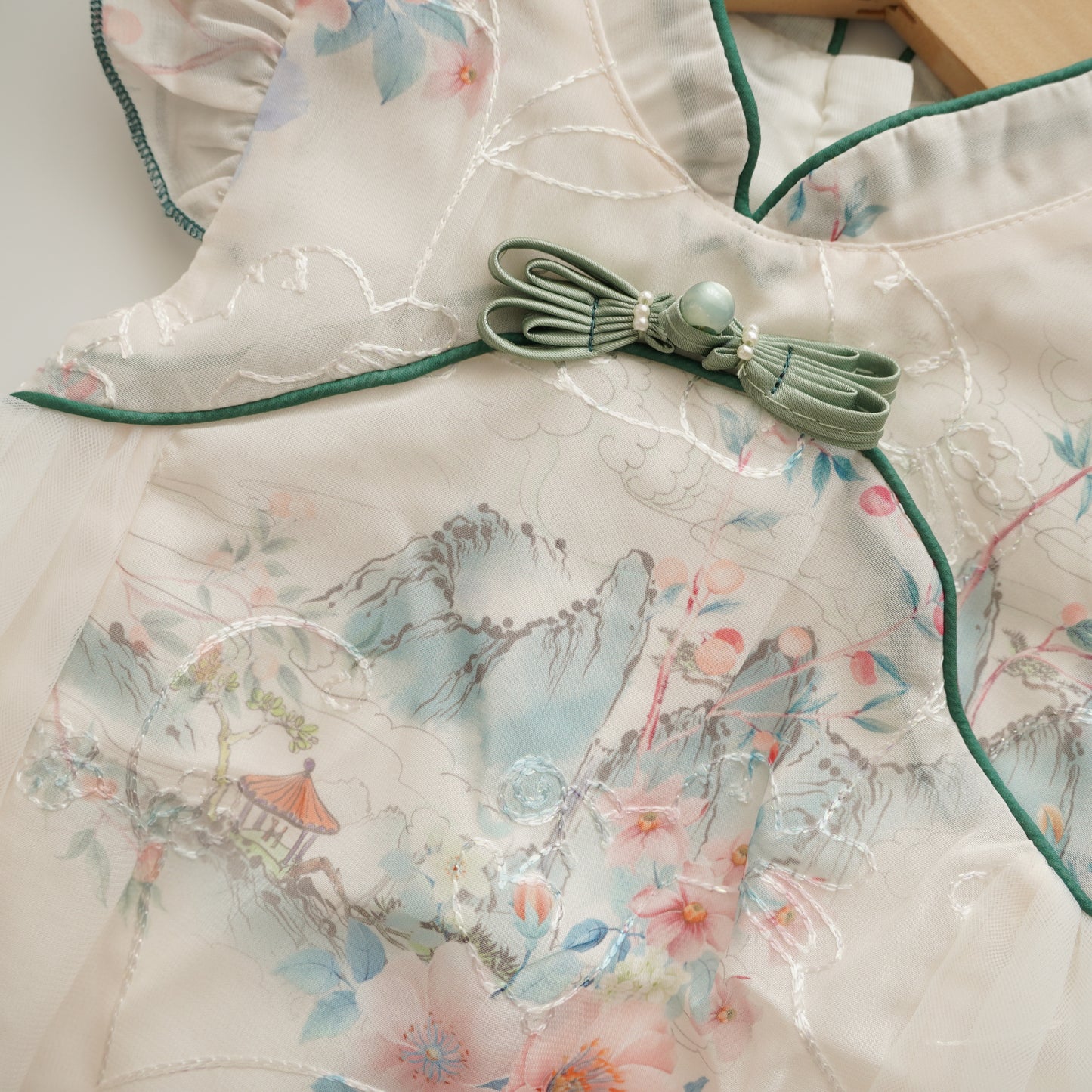 Chiffon Mesh Cheongsam in Green