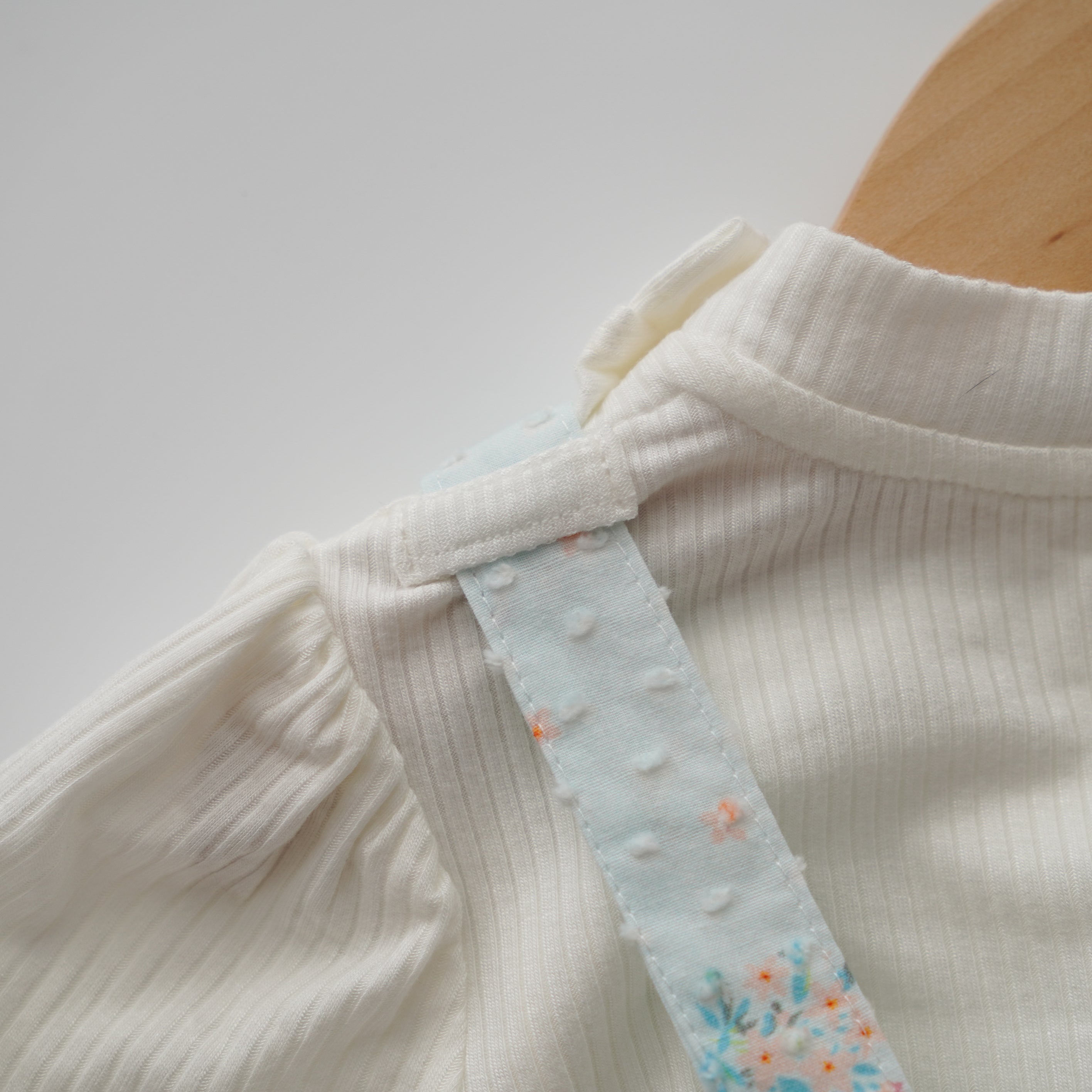 Daily Plain Inner with Blue Floral Sling