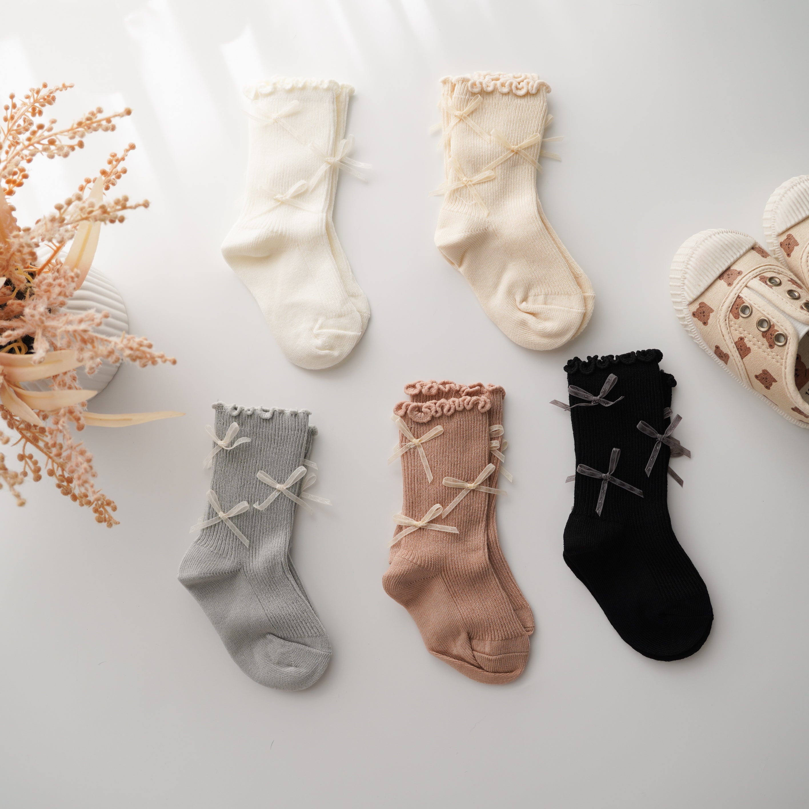 Ribbon Details Ruffled Socks