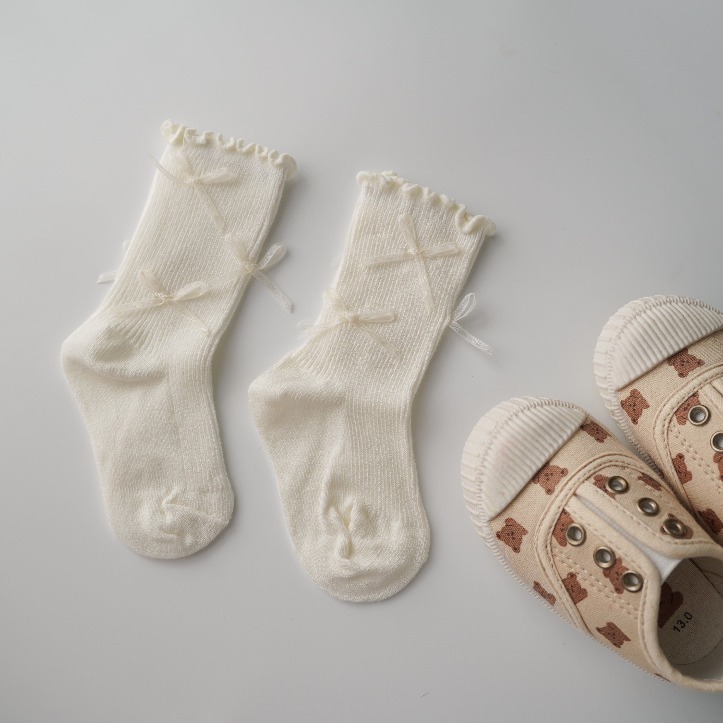 Ribbon Details Ruffled Socks