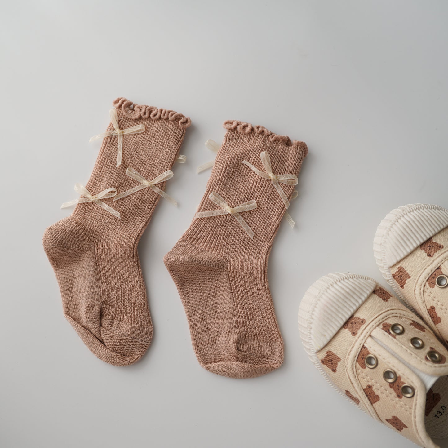 Ribbon Details Ruffled Socks
