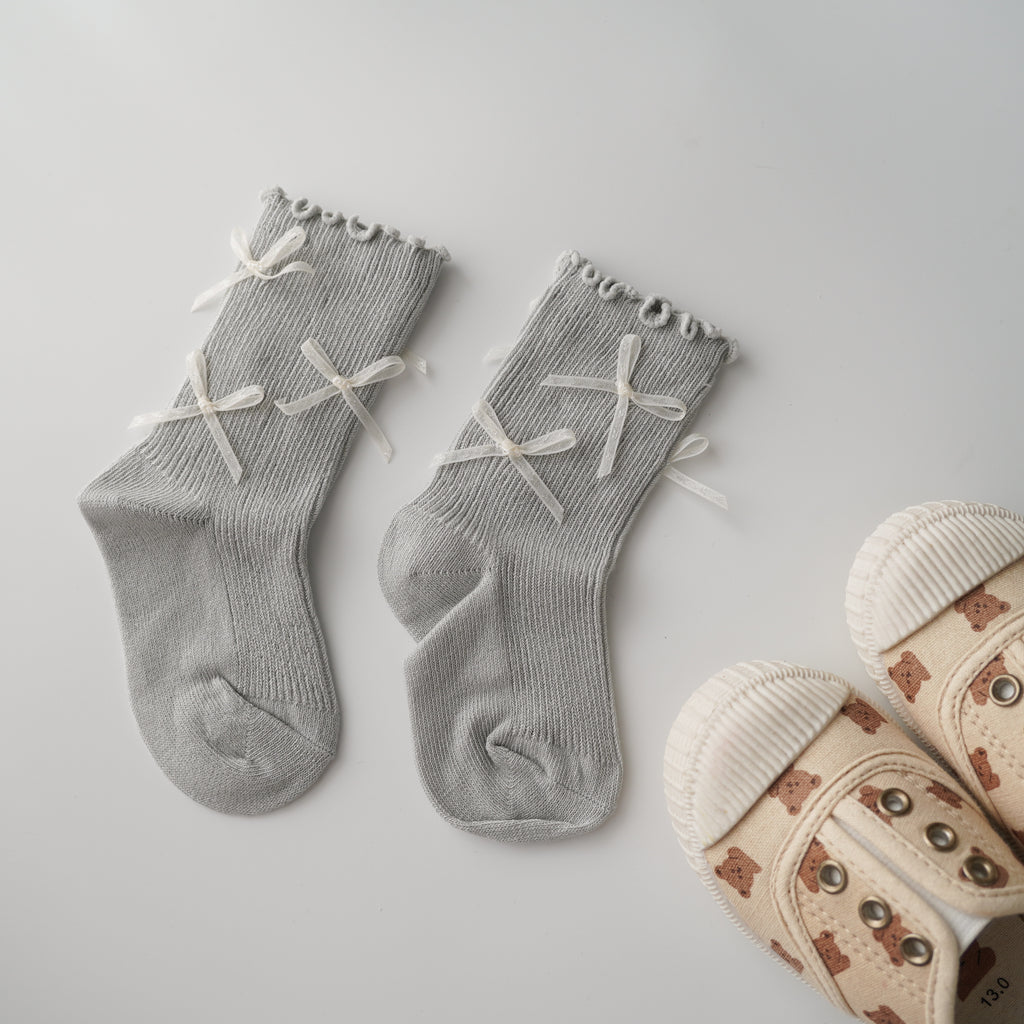 Ribbon Details Ruffled Socks