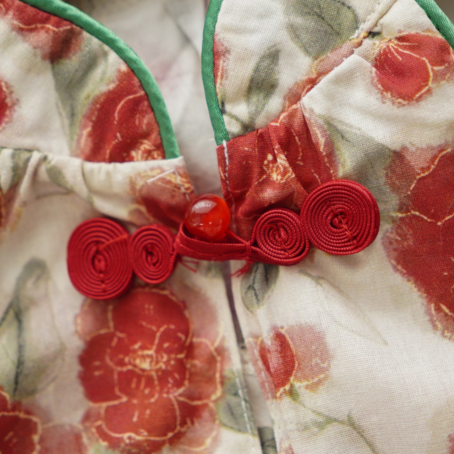 Sleeveless Rose Cheongsam