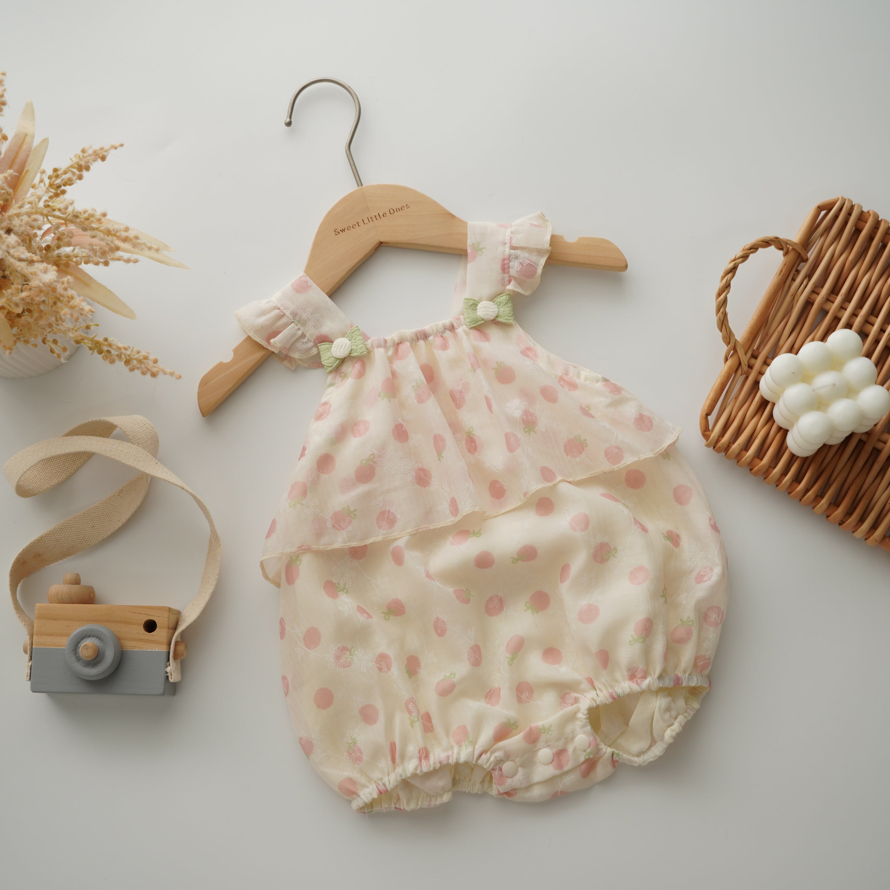 Ribbon & Flower Design Casual Romper (Size 73)