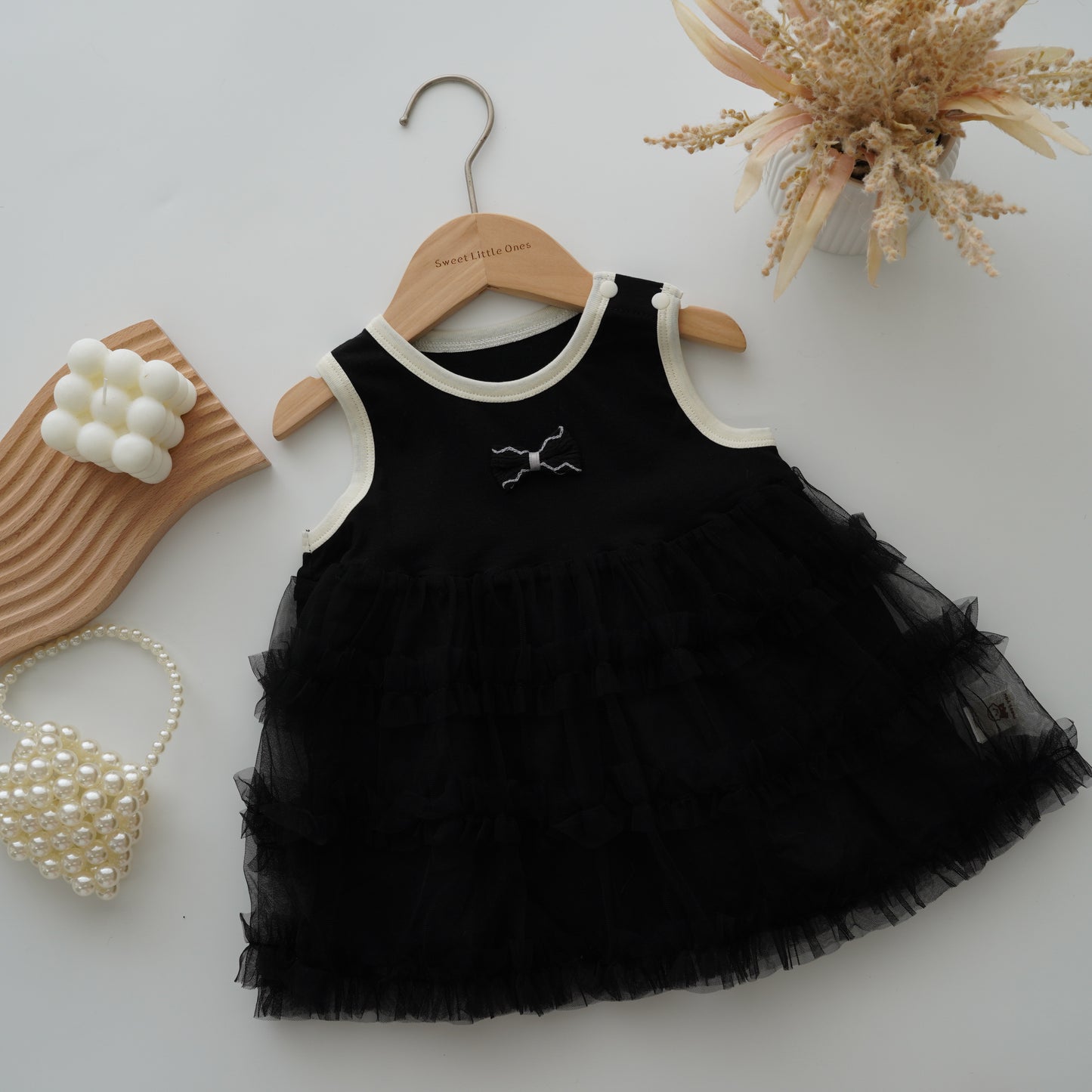 Basic Sleeveless Black Dress