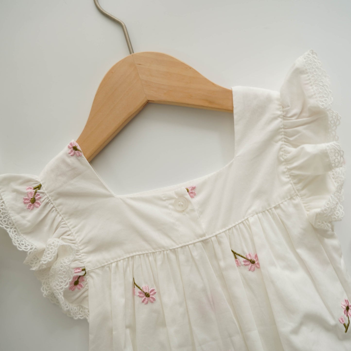 Ruffled Sleeves Embroidery Flower Romper