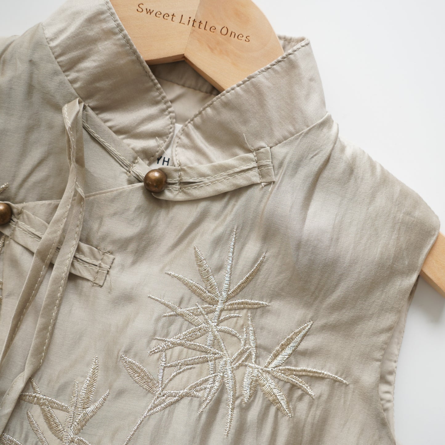 Sleeveless Chinese Classy Boy Set (Size 90)