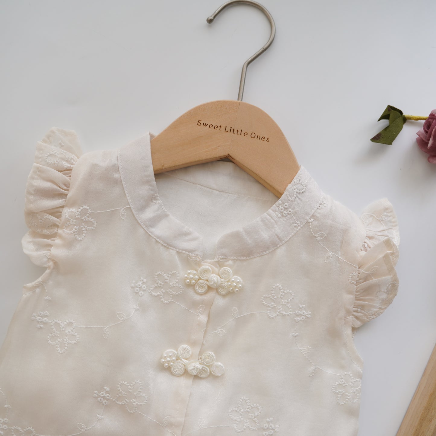 Modern Ruffled Chinese Plain Set