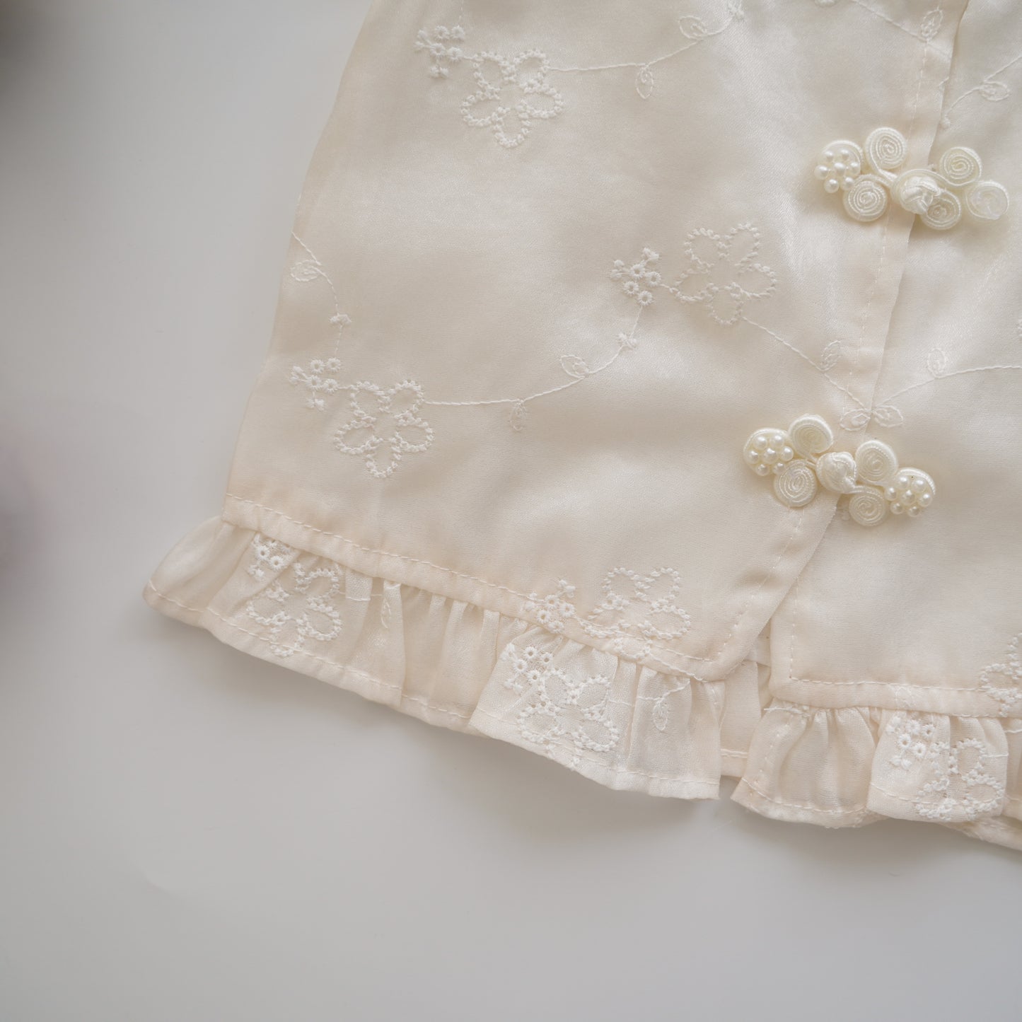 Modern Ruffled Chinese Plain Set