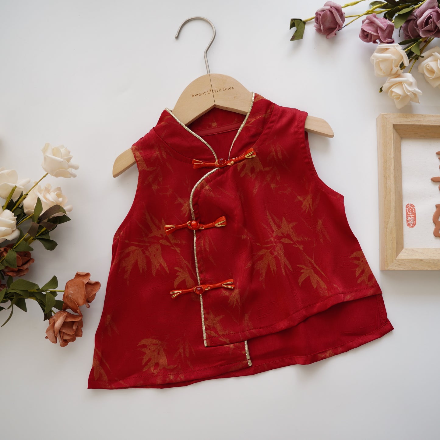 Design Chinese Red Cheongsam Set
