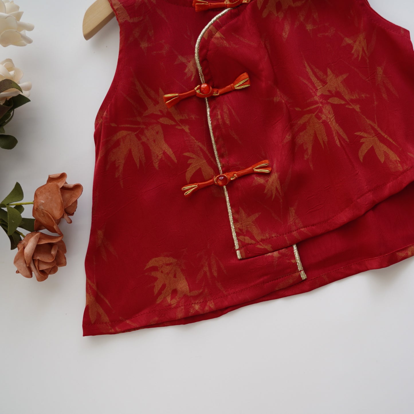 Design Chinese Red Cheongsam Set