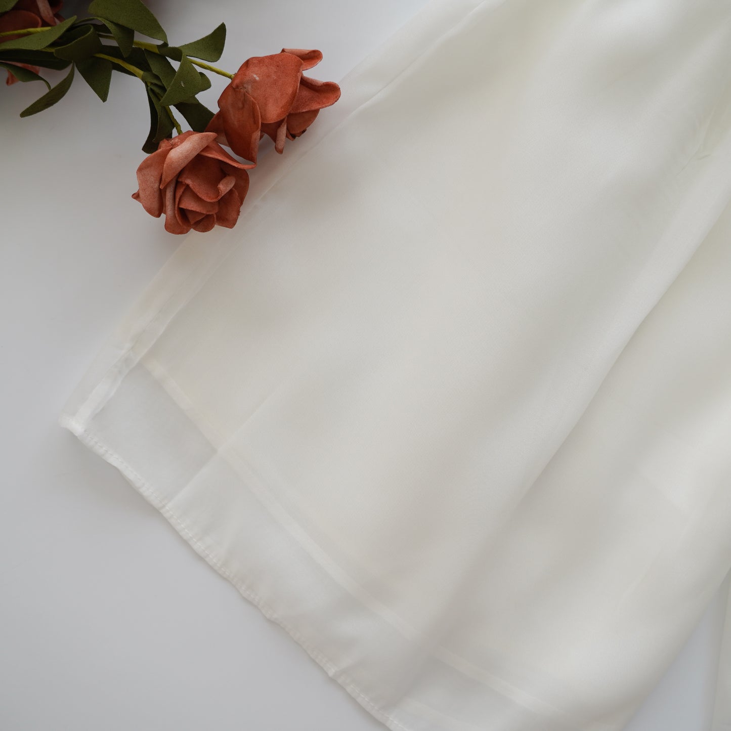 Design Chinese Red Cheongsam Set