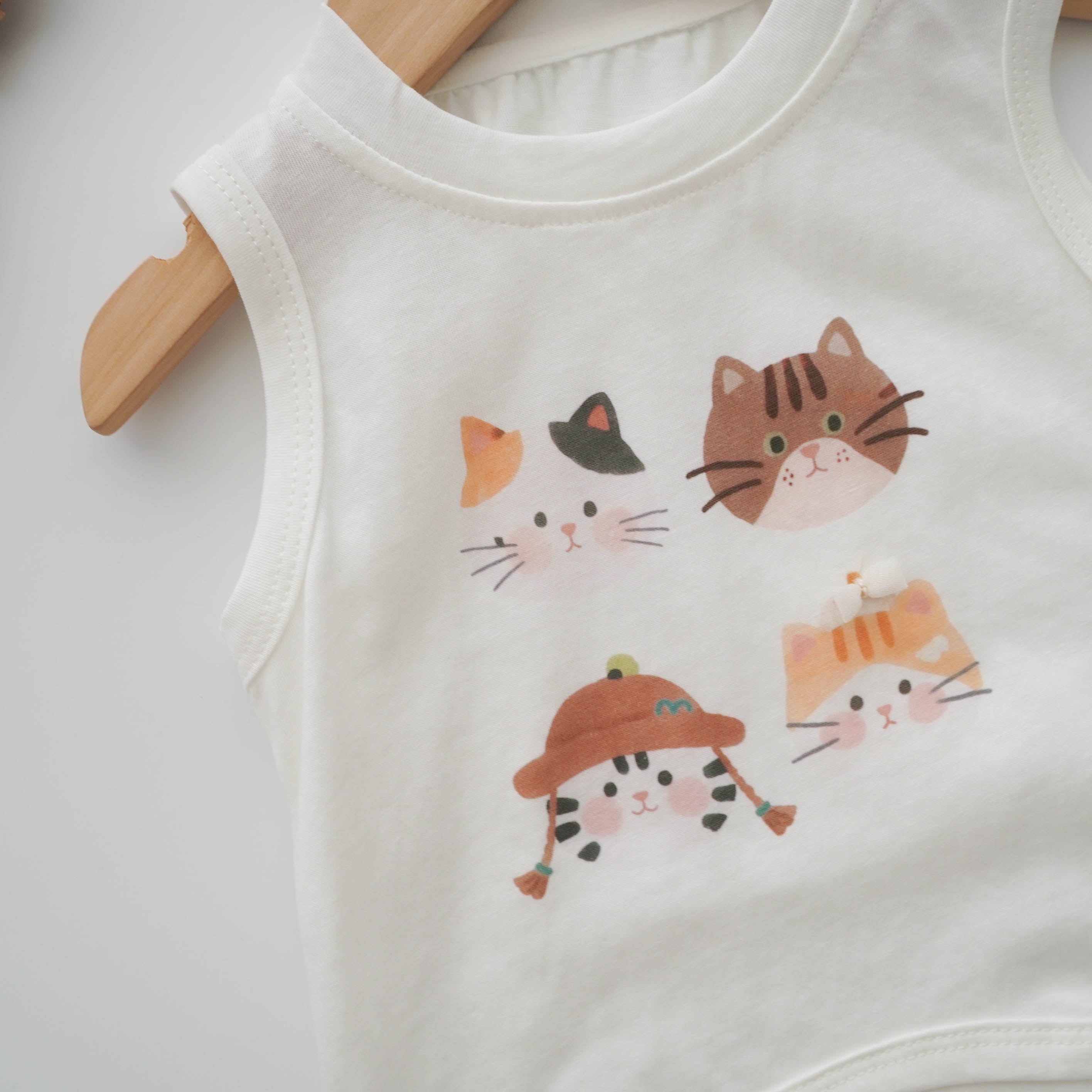 Kitten Printing Top & Checkered Romper Skirt Set