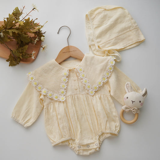 Daisy Details Long Sleeves Romper with Hat