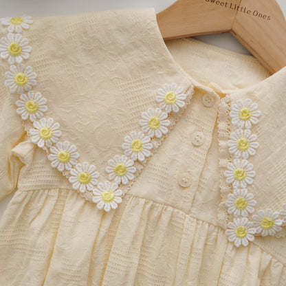 Daisy Details Long Sleeves Romper with Hat