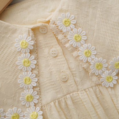 Daisy Details Long Sleeves Romper with Hat