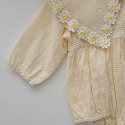 Daisy Details Long Sleeves Romper with Hat