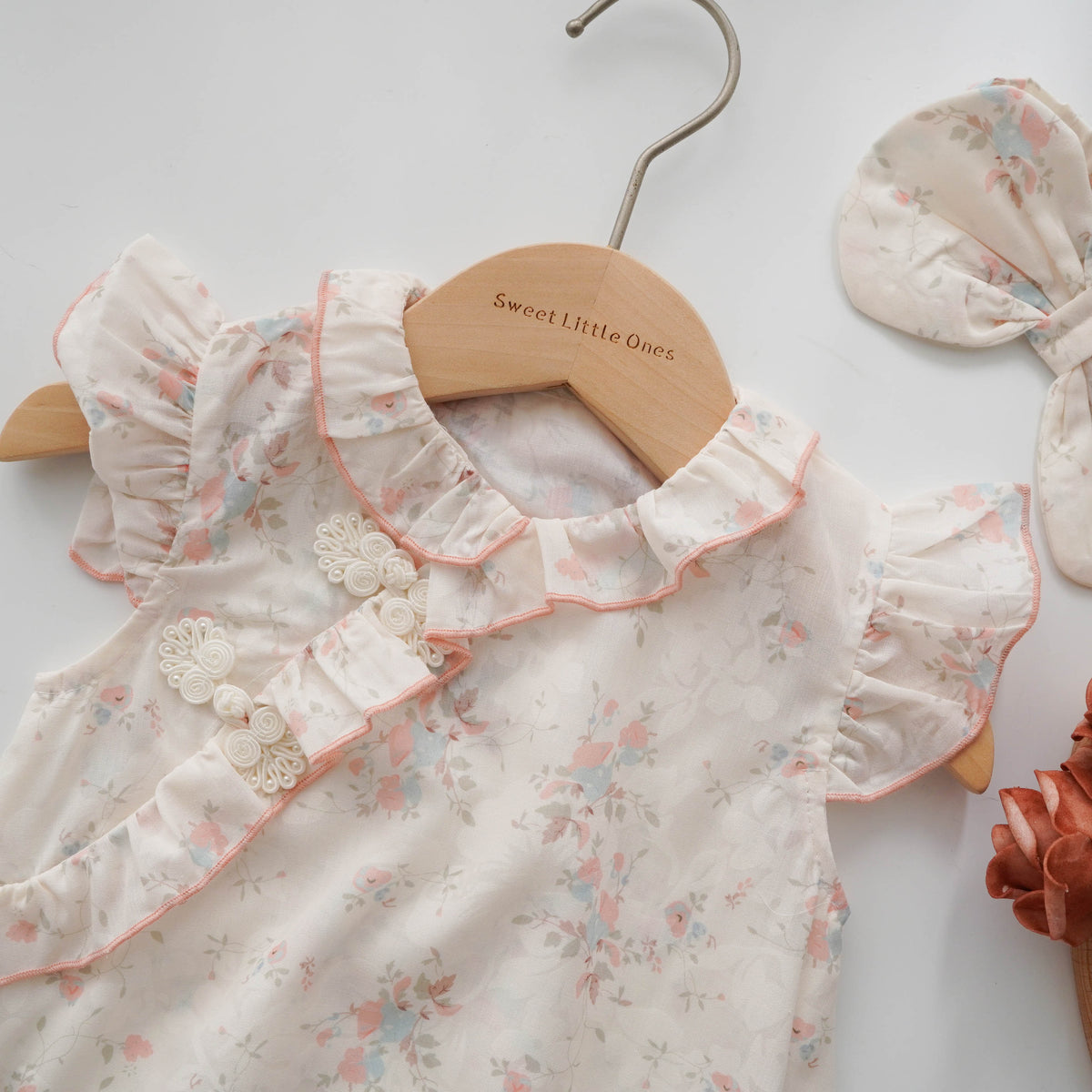 Floral Color Cheongsam with Hairband