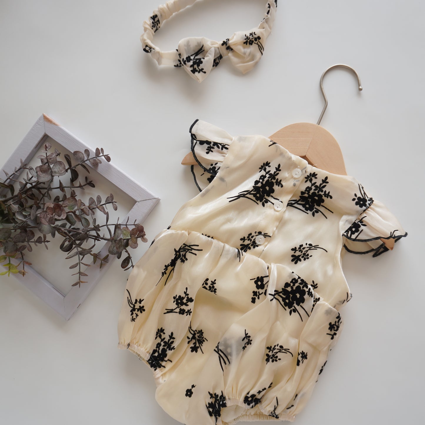 Modern Flower Cheongsam with Hairband