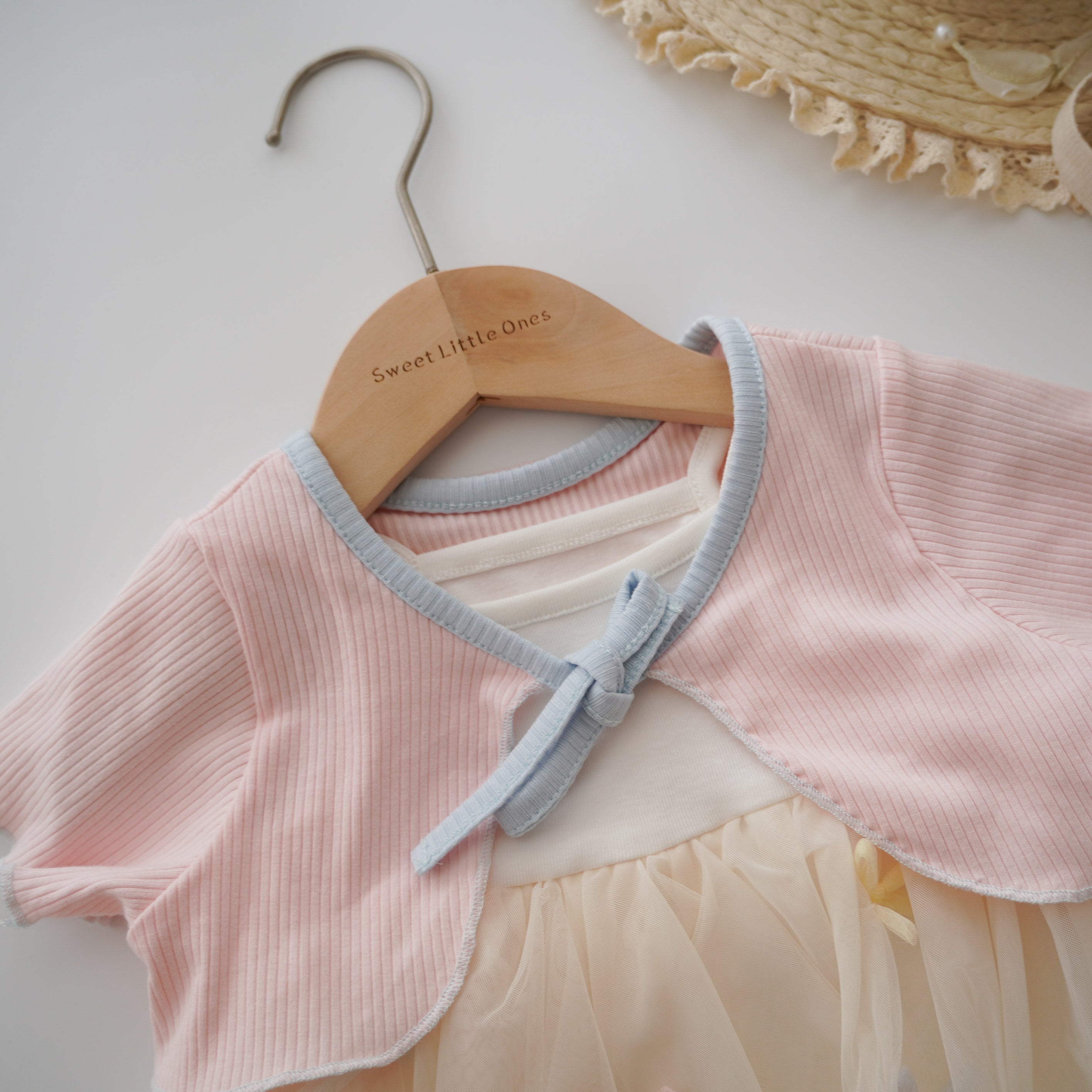 Pastel Ribbon Sister Matching with Outer